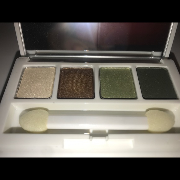 Clinique Eyeshadow Quad - Picture 2 of 6